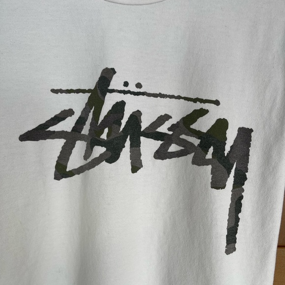 Y2K STUSSY White Tee with Olive & Black Camo Logo, Size Medium - Picture 3 of 10